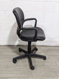 Basic Black Computer chair