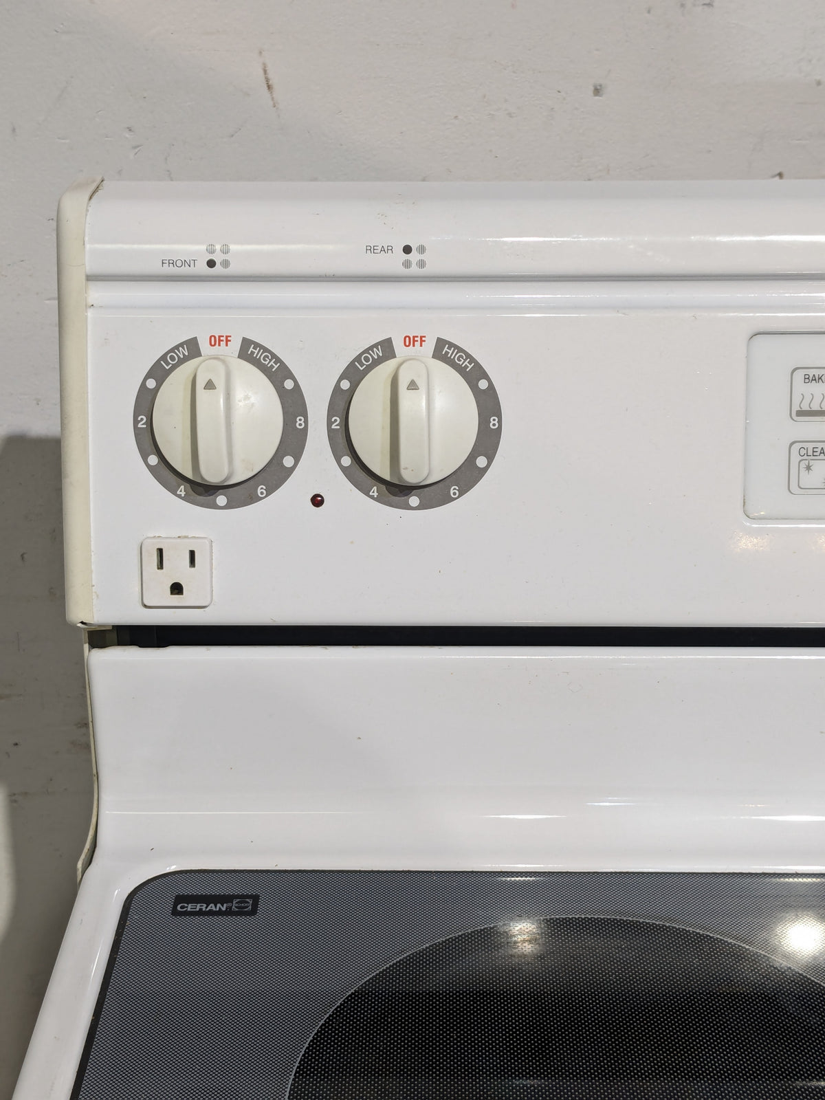 White Maytag  Electric Stove MO. MER5770ACW