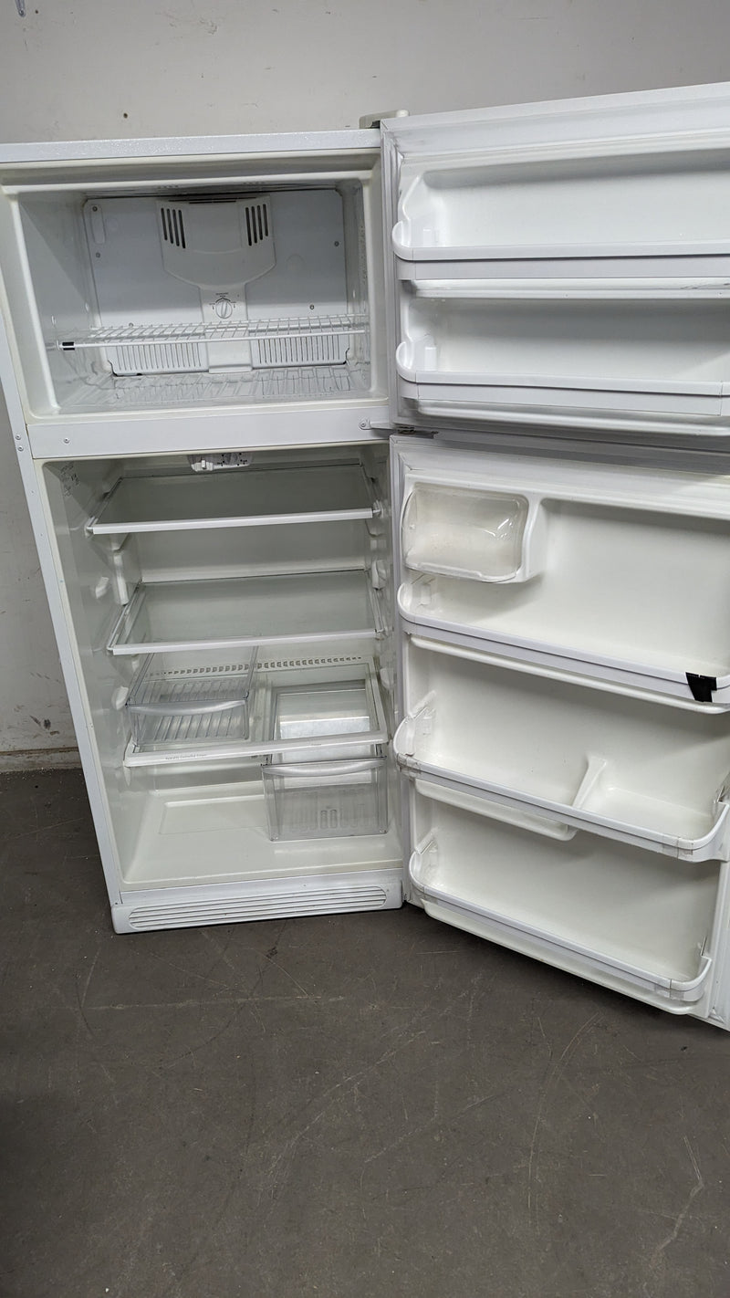 FRIGIDAIRE 30"W White Refrigerator