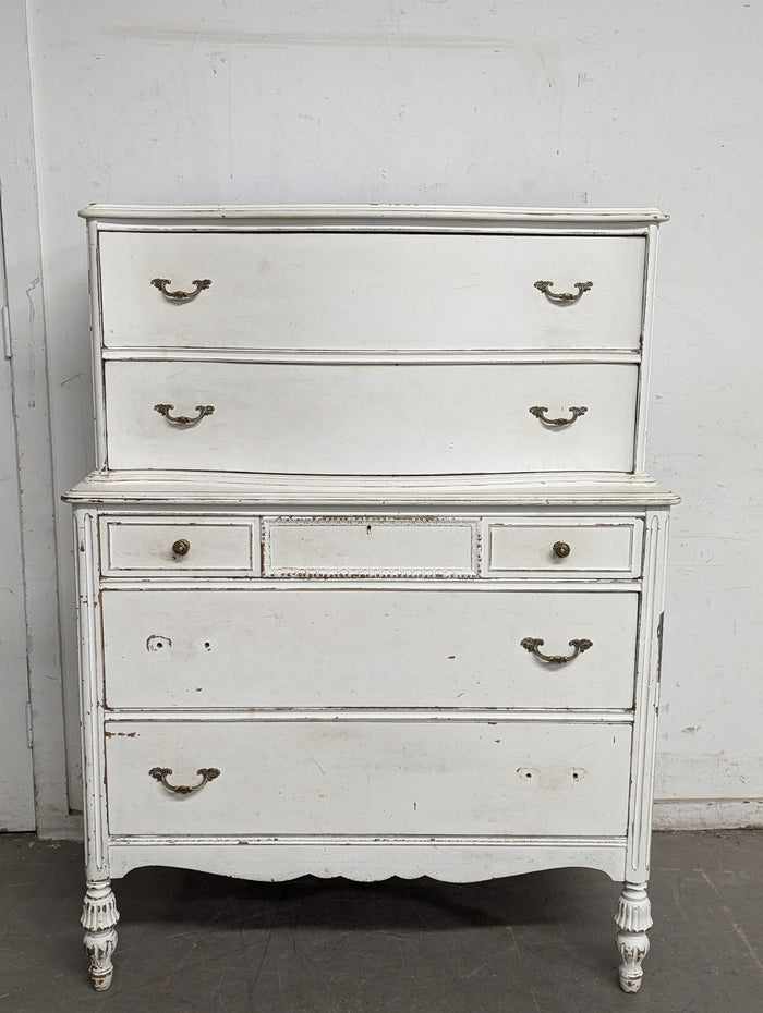 MALCOLM FURNITURE Distressed White 5 Drawer Dresser