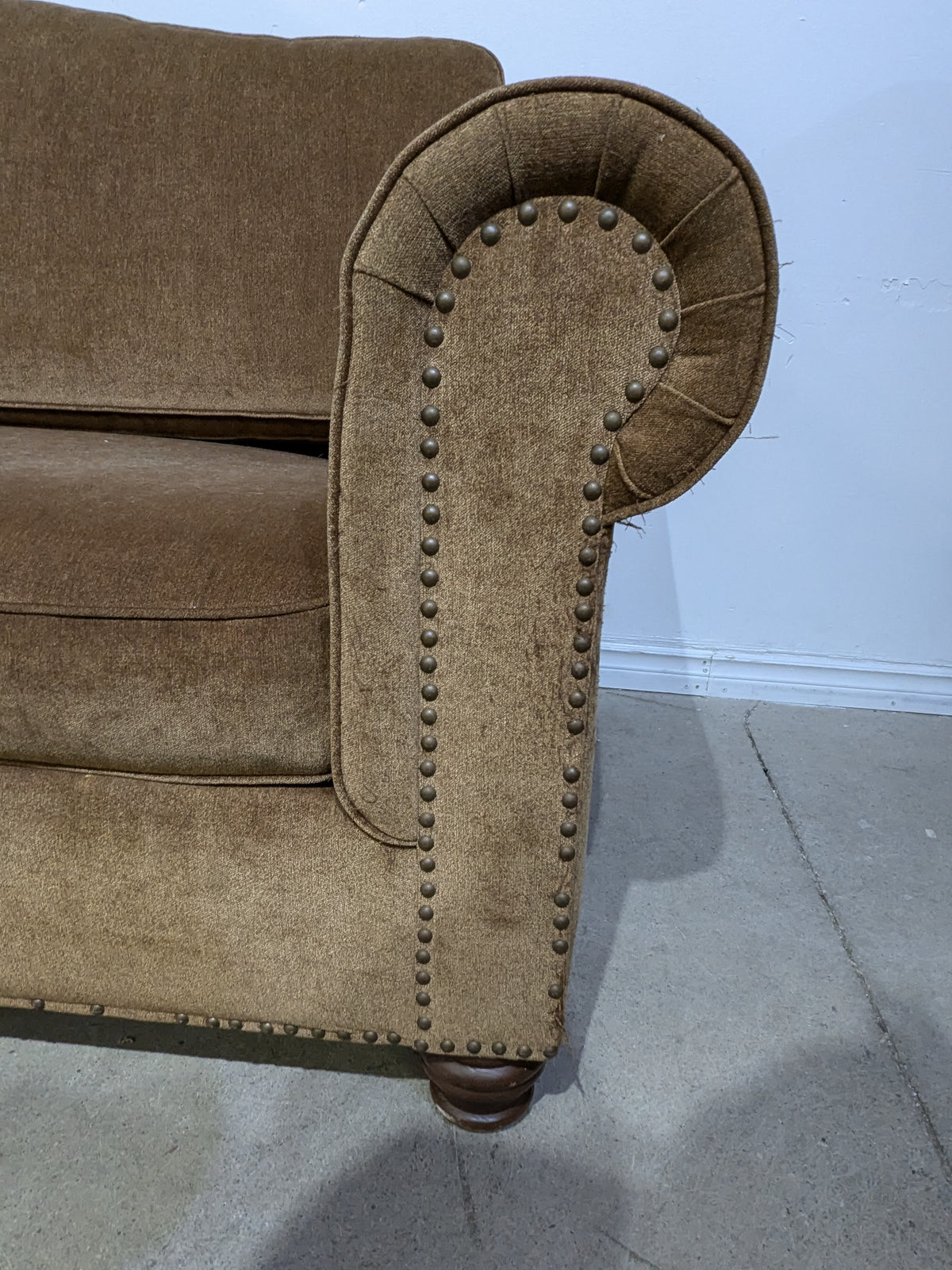 85" Bombay Brown Sofa