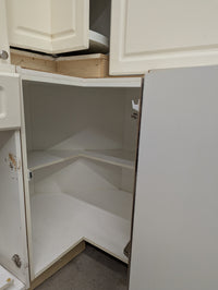 Set of Kitchen Cabinets in White