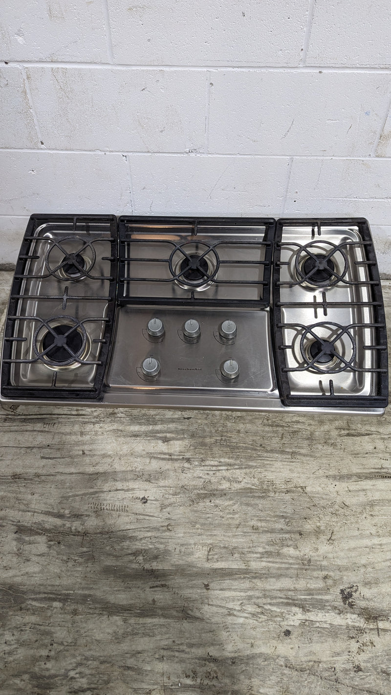 37" W KitchenAid Gas Cook Top