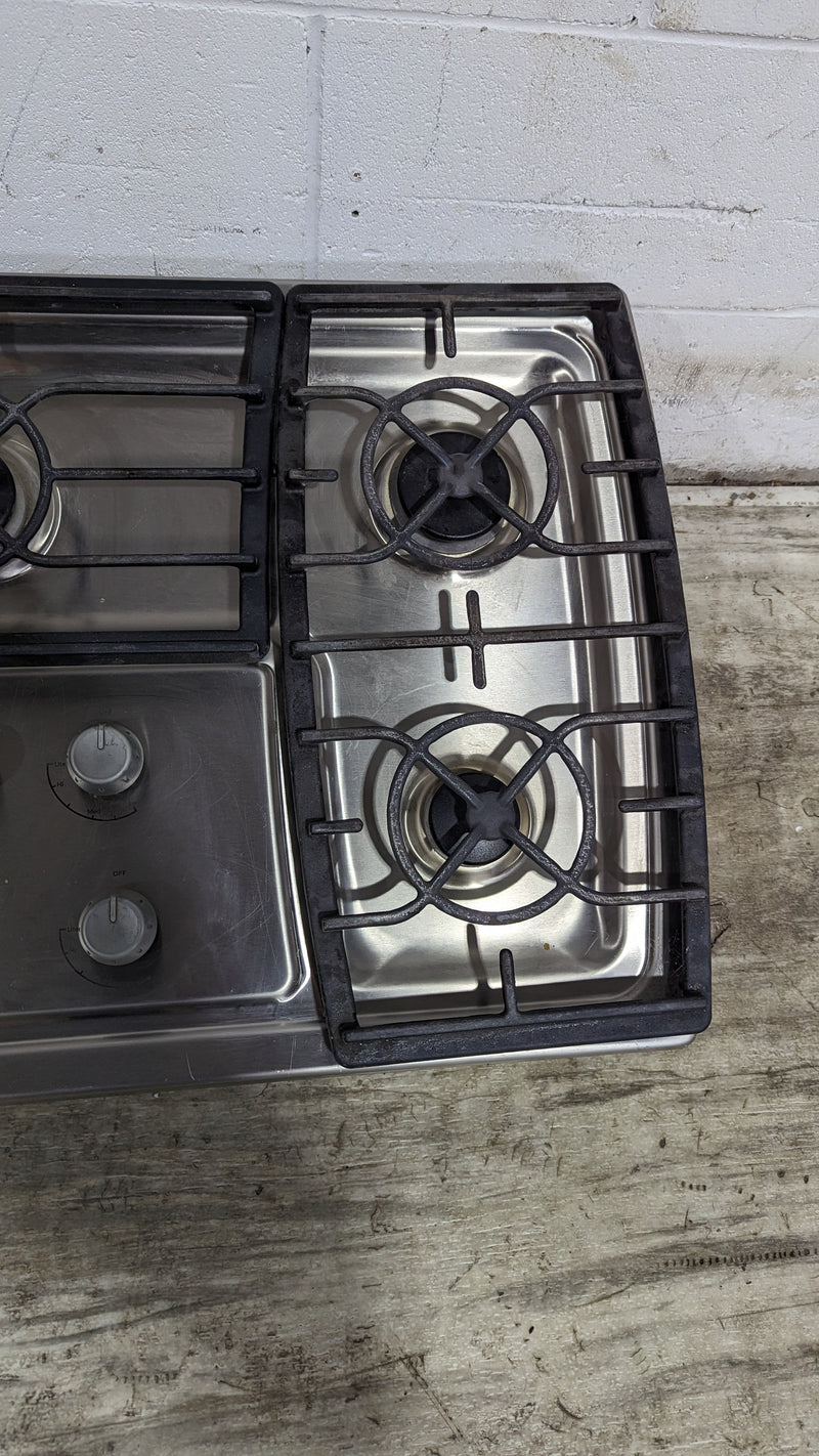 37" W KitchenAid Gas Cook Top