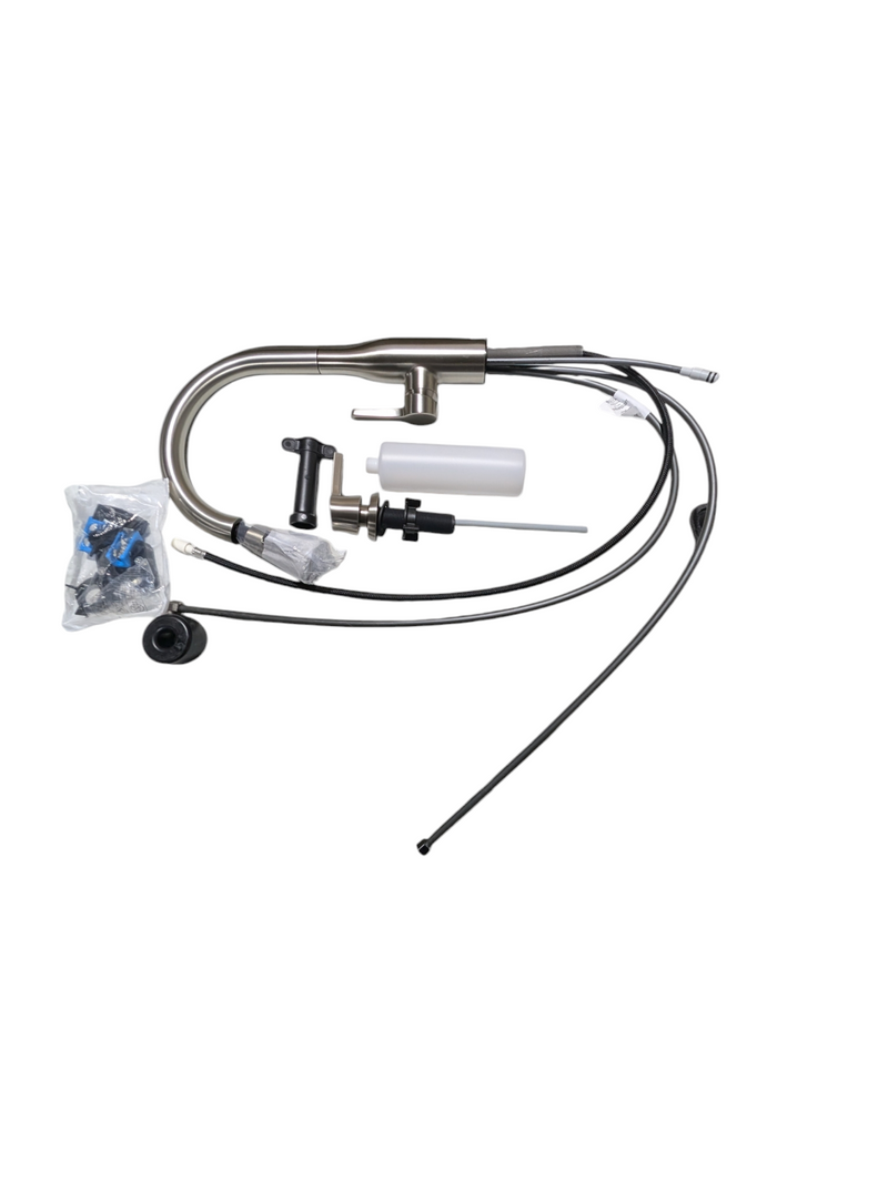 Delta Marca Pull-Down Sprayer Faucet