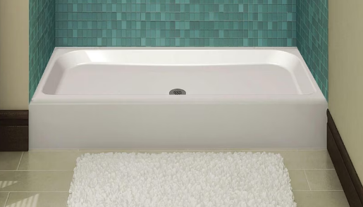 MAAX Alaska 60L x 32W x 7H Rectangular Centre Drain Fibreglass Shower Base Pan in White