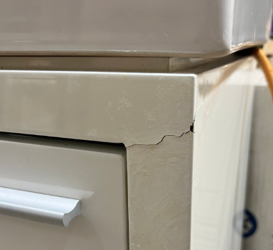 Bath Vanity in White with Fireclay Basin in White