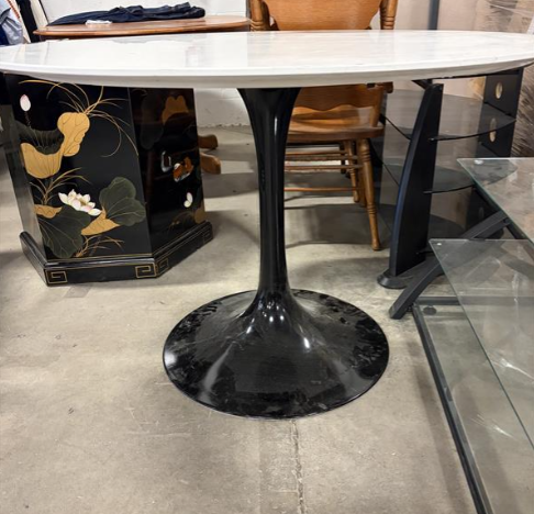Round Marble-Top Tulip Dining Table
