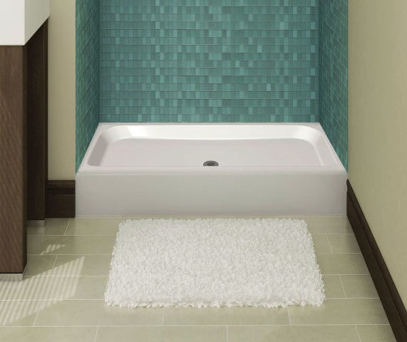 MAAX Alaska 60L x 32W x 7H Rectangular Centre Drain Fibreglass Shower Base Pan in White