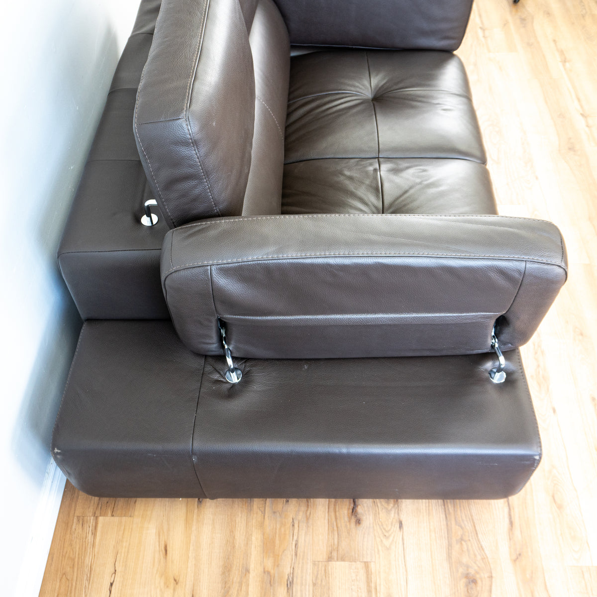 Brown Leather 2-Seater Sofa - Adjustable Headrest and Arms