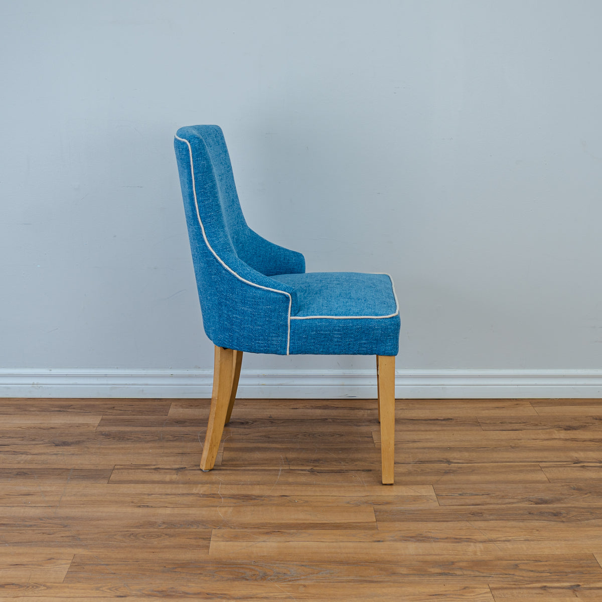 Upholstered Curved Back Accent Chair in Blue