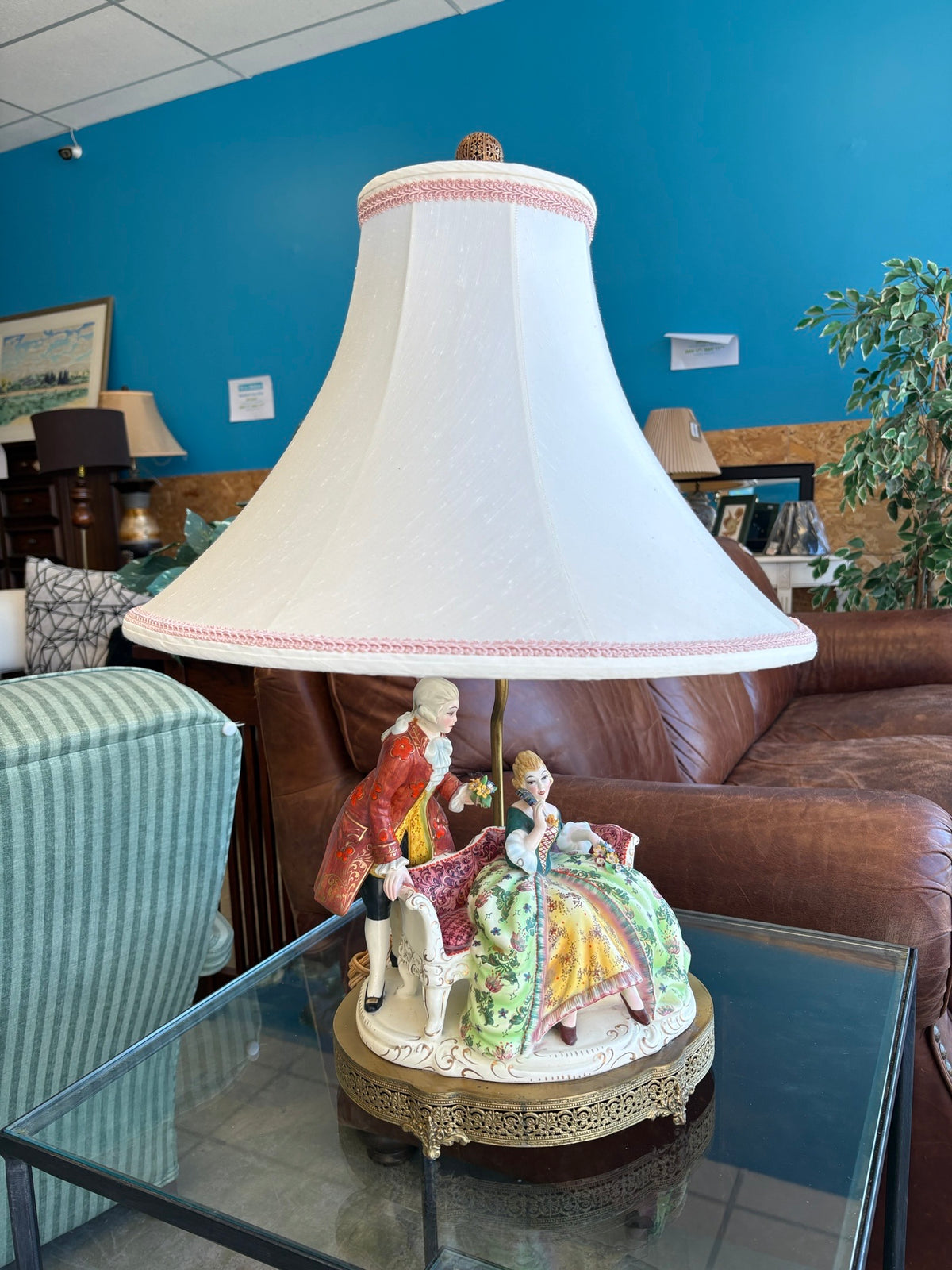 VINTAGE M & R Capodimonte Hand Painted Italy Porcelain Courting Lamp