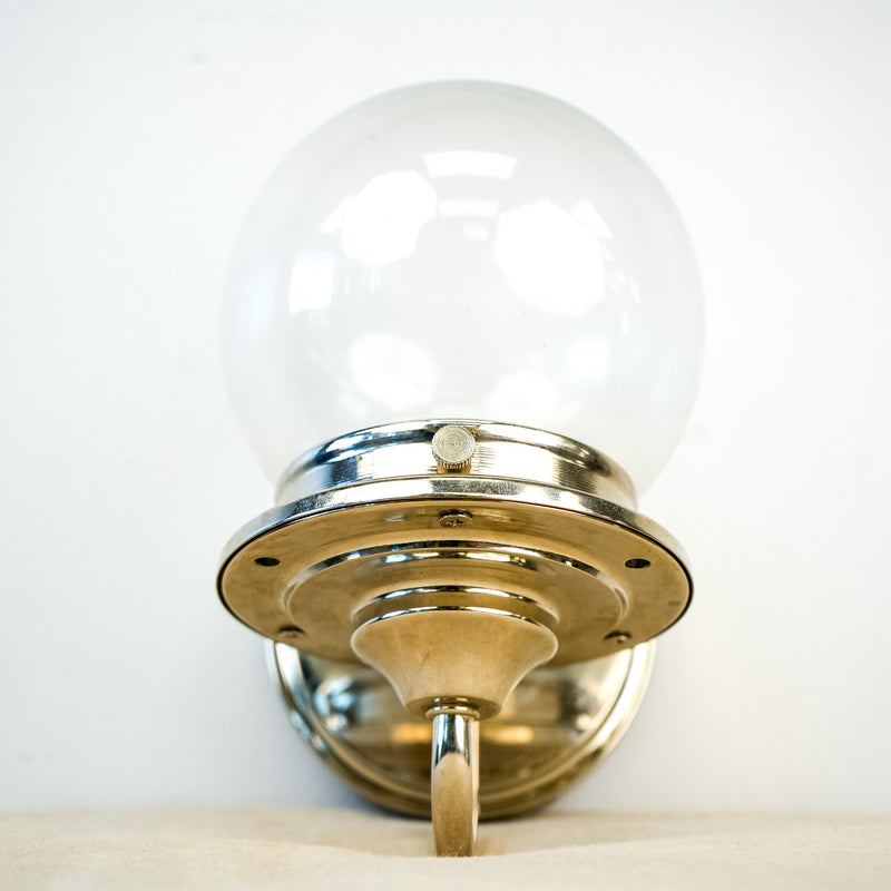 1-Light Wall Sconce in Modern Glass Globe