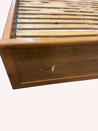 64.5"W Queen Size Wooden Bedframe