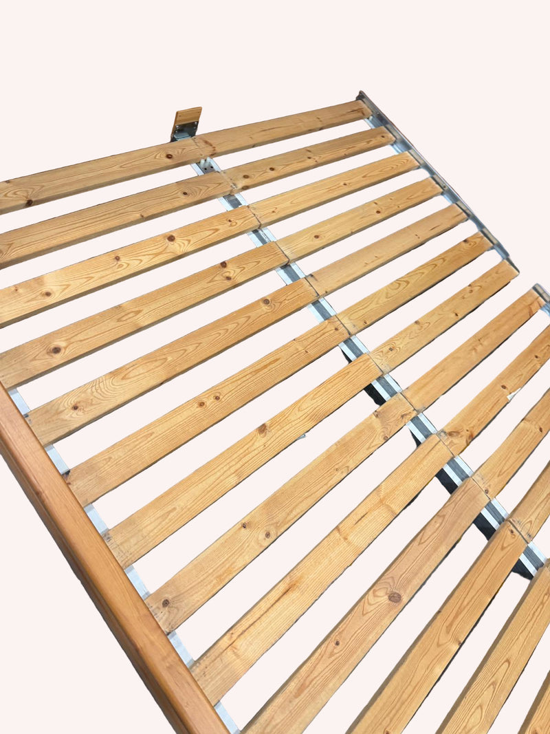 64.5"W Queen Size Wooden Bedframe