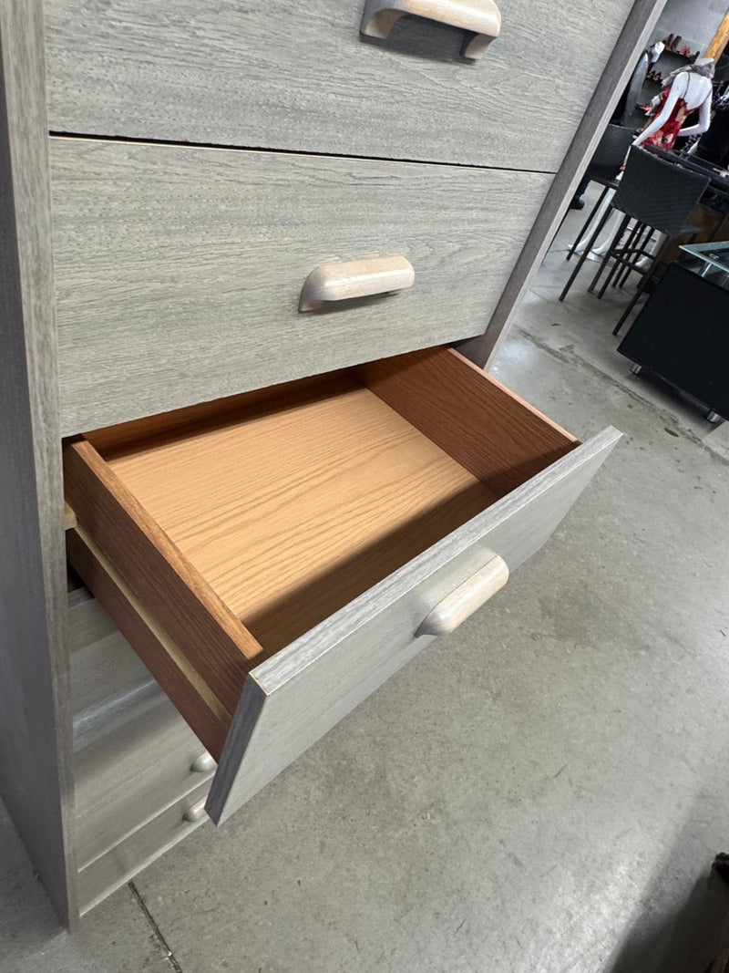 20.5"W 7-Drawer Tall Boy Dresser