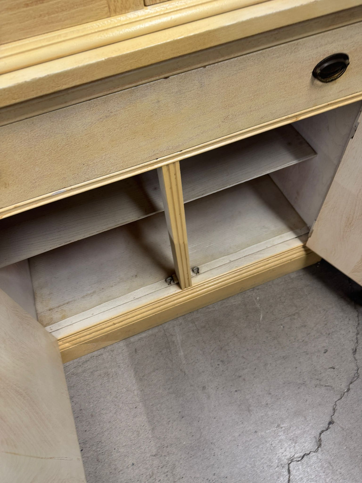 36"W Wooden Buffet/Hutch