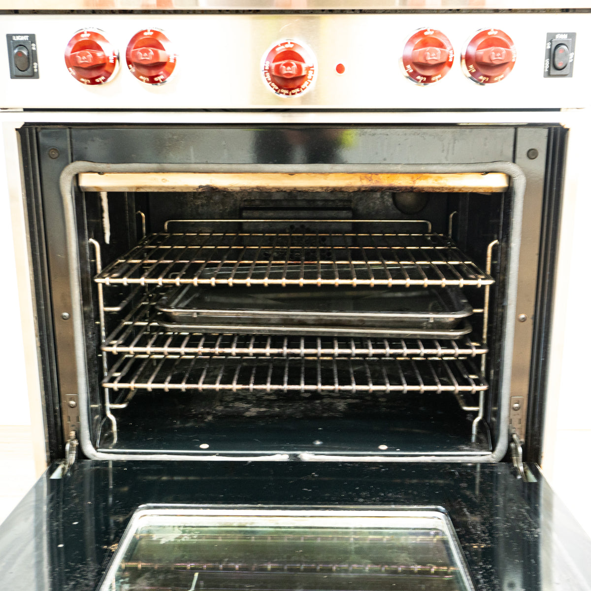 30 Inch Pro-Style Gas Range with 4 Burners: Stainless Steel, Natural Gas