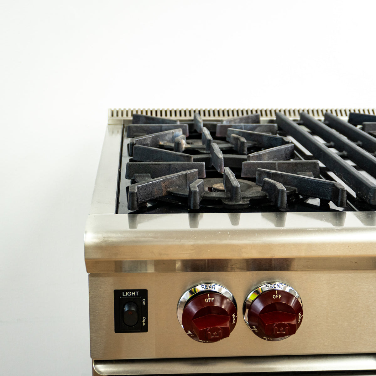 30 Inch Pro-Style Gas Range with 4 Burners: Stainless Steel, Natural Gas