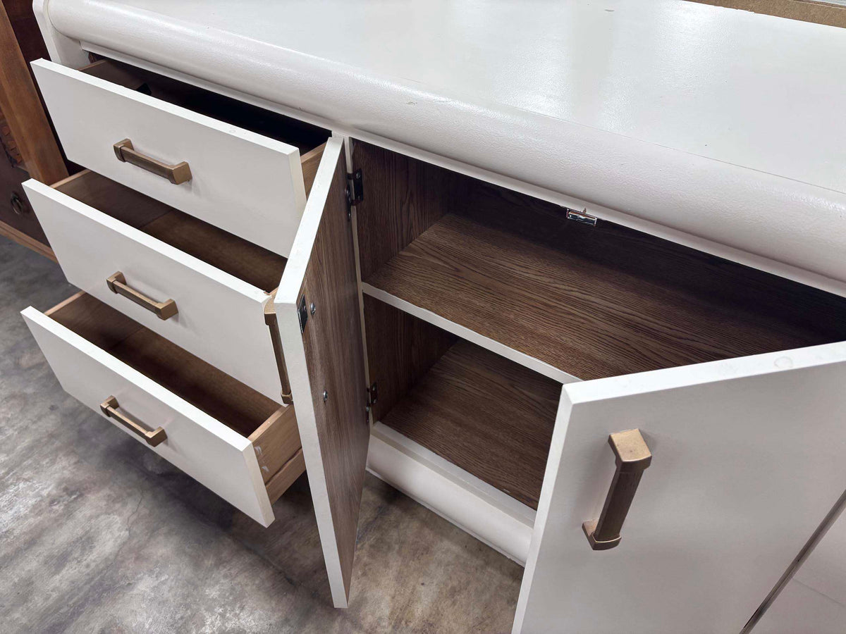 Retro Cream Dresser w. Arched Mirror