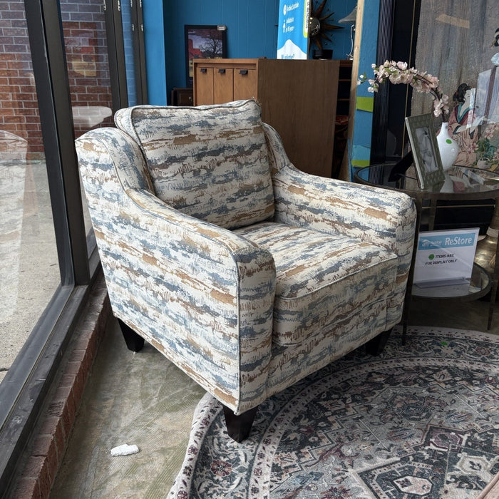 33-Inch Arm Chair