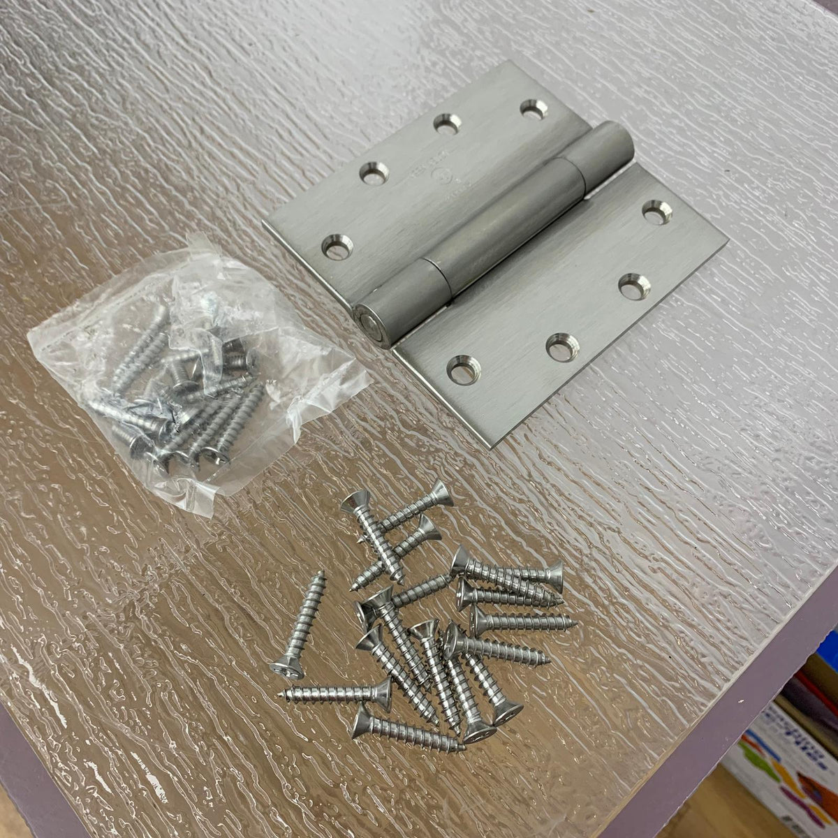 ASSA ABLOY 5x4.5 MK134120 Brass Heavy Duty Hinge