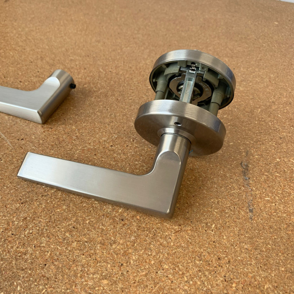 Atlanta Passage Lever Door Handle in Satin Chrome 1001ATLMRSLH26D