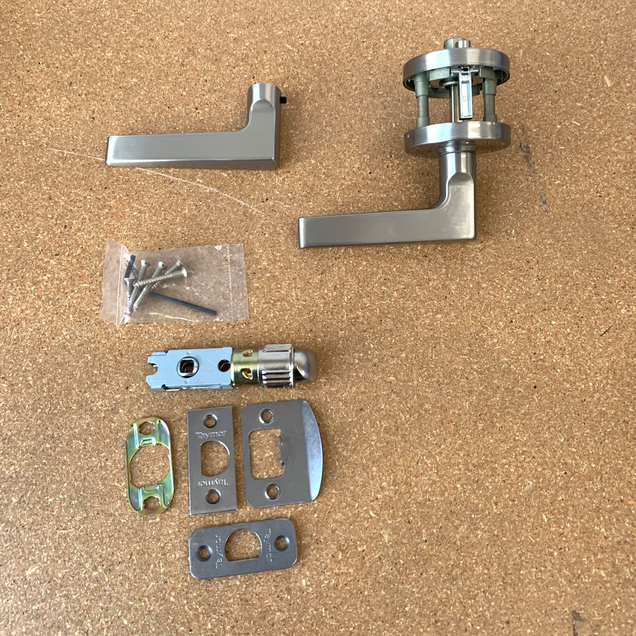 プラットホーム Atlanta Passage Lever Door Handle in Satin Chrome 1001ATLMRSLH26D
