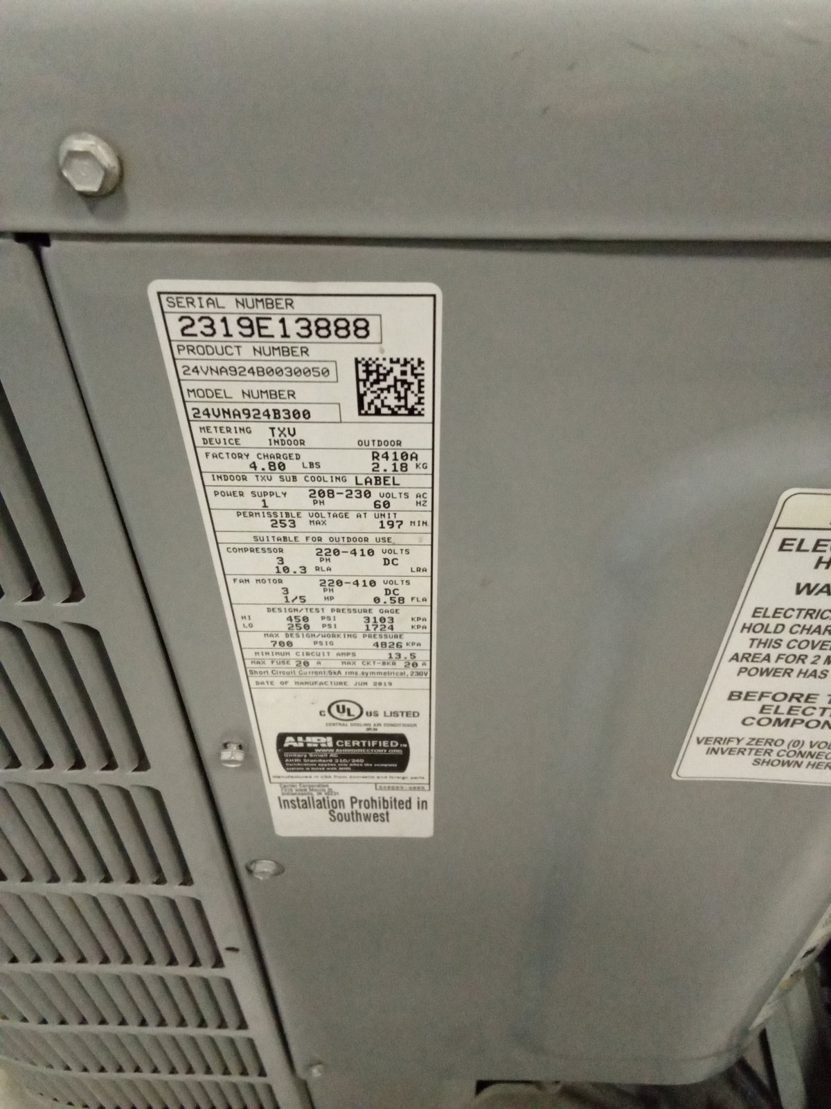 24"W Air Conditioning Unit