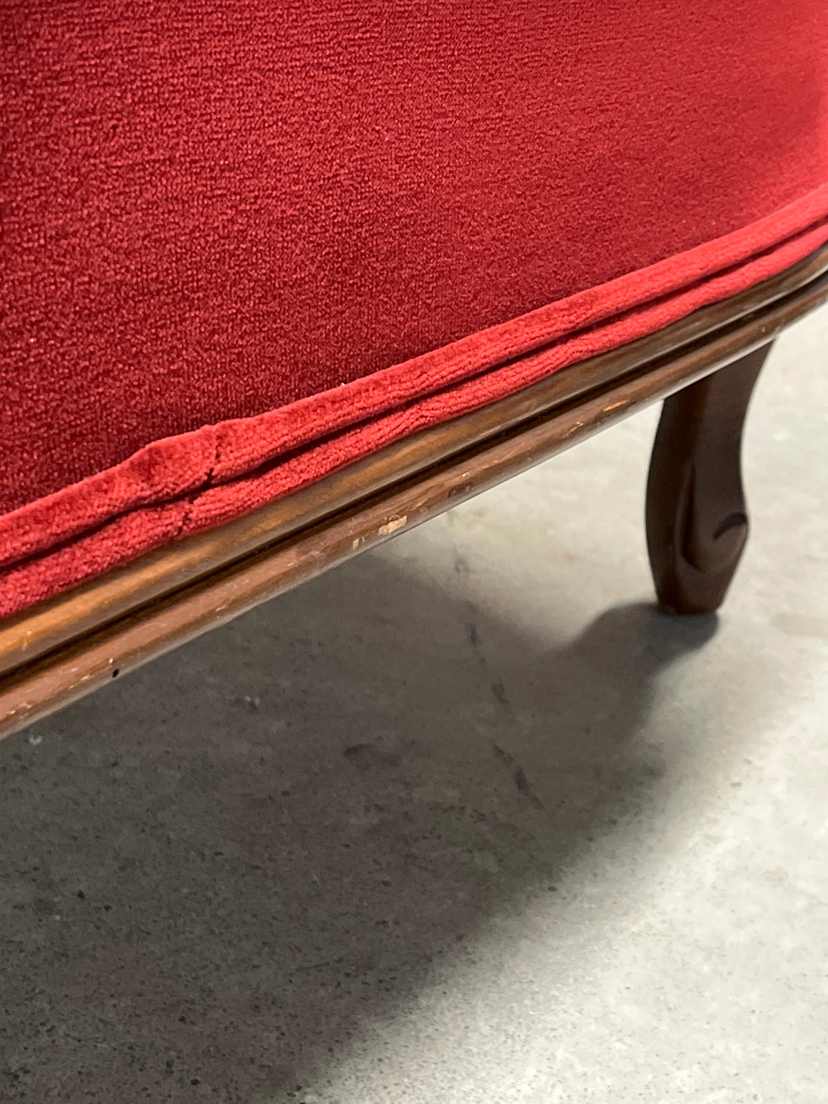 57"W French Provincial Love Seat
