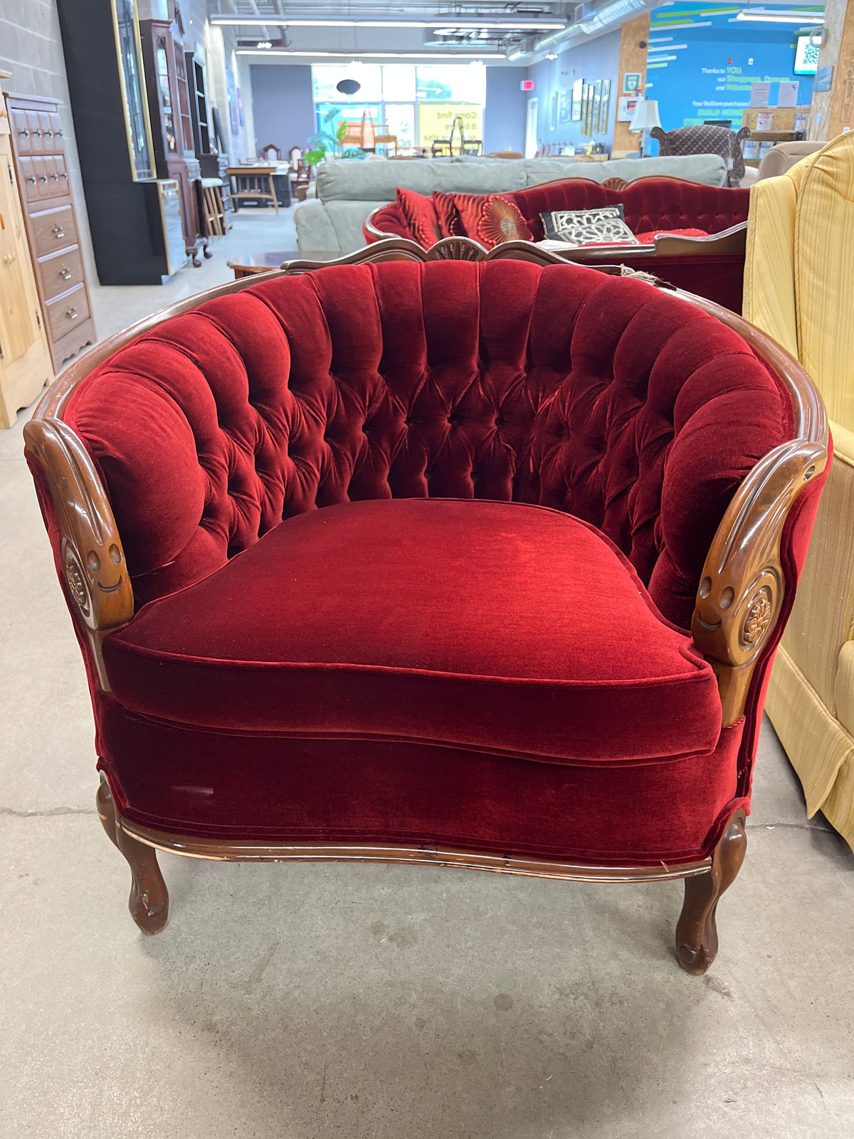 36"W French Provincial Arm Chair