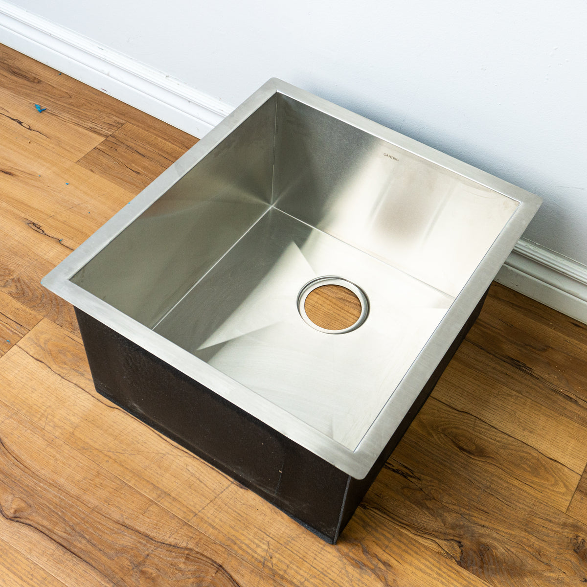 18-inch Undermount Stainless Steel Single Kitchen Sink