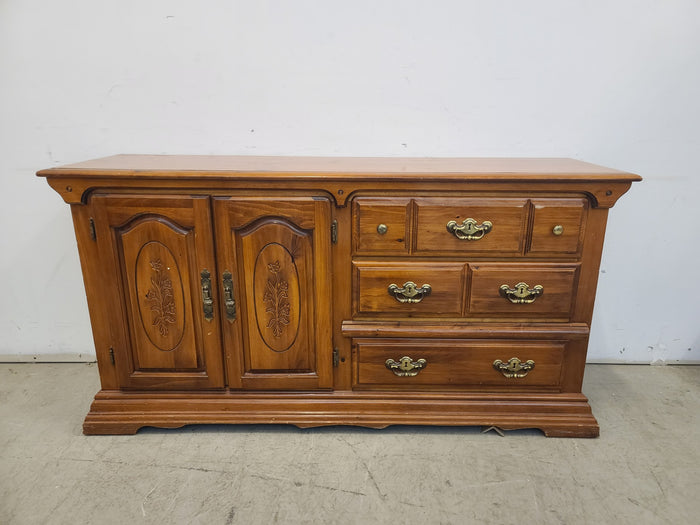 Light Brown 4-Drawer Dresser