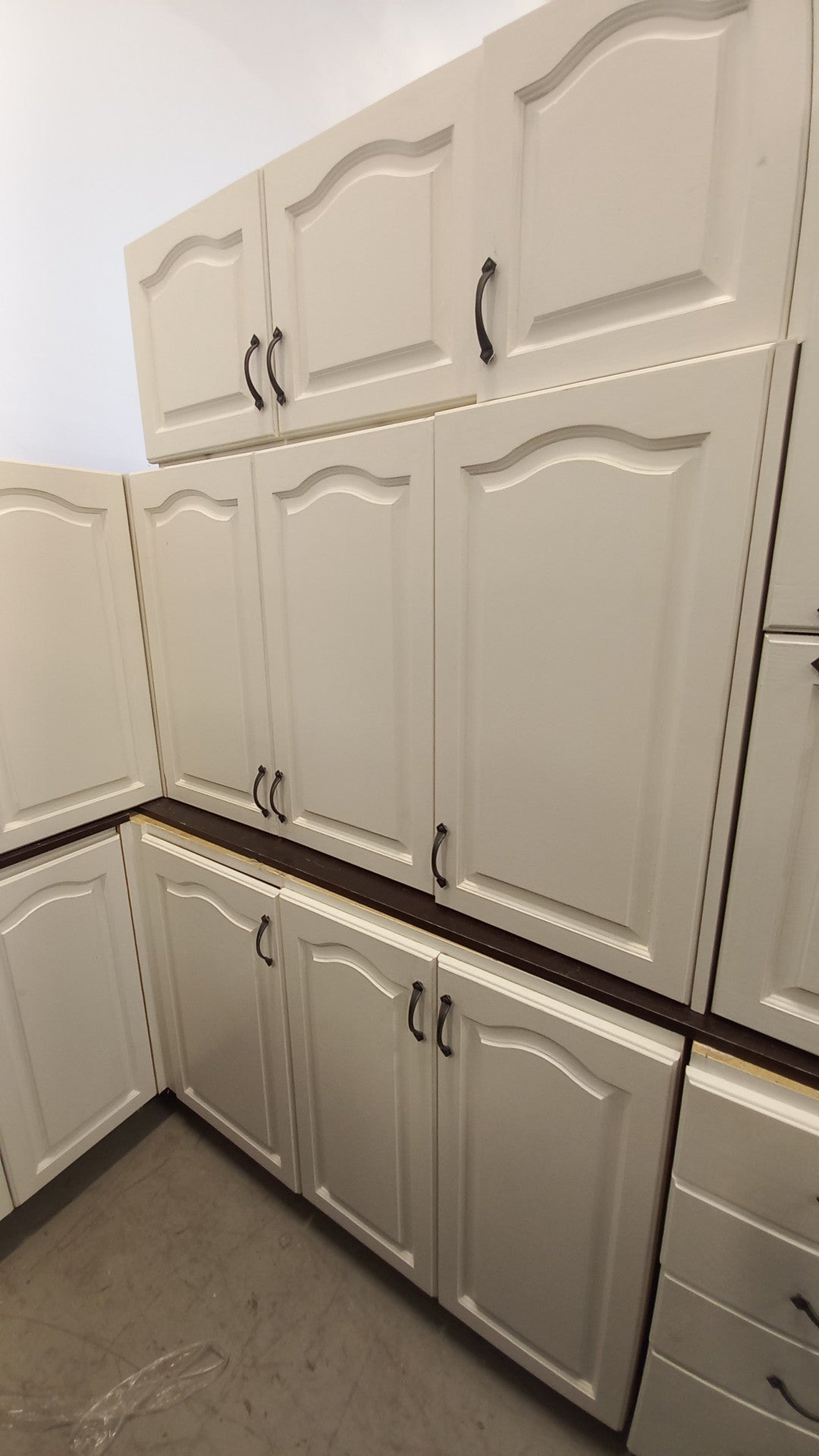 12 White Cabinet Kitchen Set
