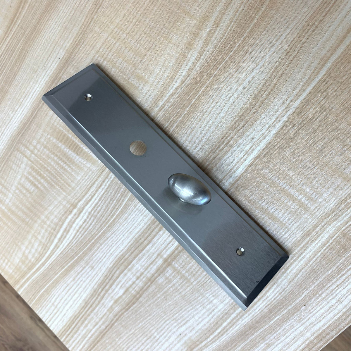 Inside Door Faceplate with Oval Thumb Turn in Satin Nickel 8525SEM