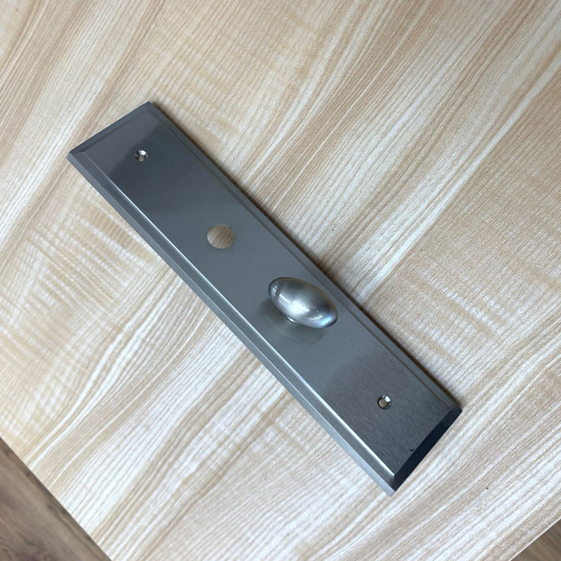 Inside Door Faceplate with Oval Thumb Turn in Satin Nickel 8525SEM