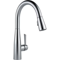 Delta Essa Single-Handle Pull-Down Sprayer Kitchen Faucet with MagnaTite Docking in Arctic Stainless