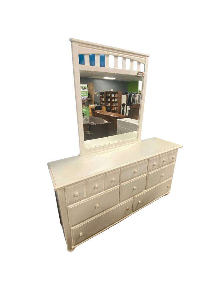 Wooden 8 Drawer Dresser