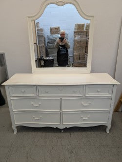 Dresser With Mirror