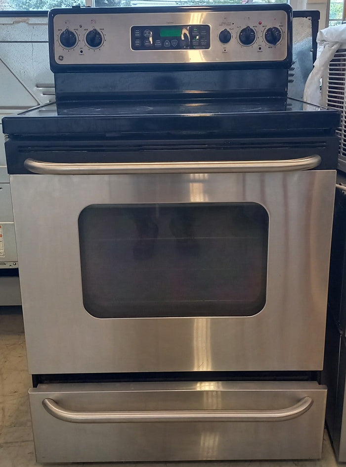 General Electric Electric Range with Five Burners
