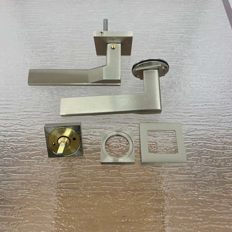 Edmonton Entry Door Lockset w/ Thumb Turn in Satin Nickel