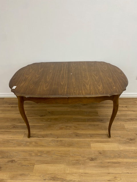 Vintage Queen Anne-Style Dining Table W/Curved Leg