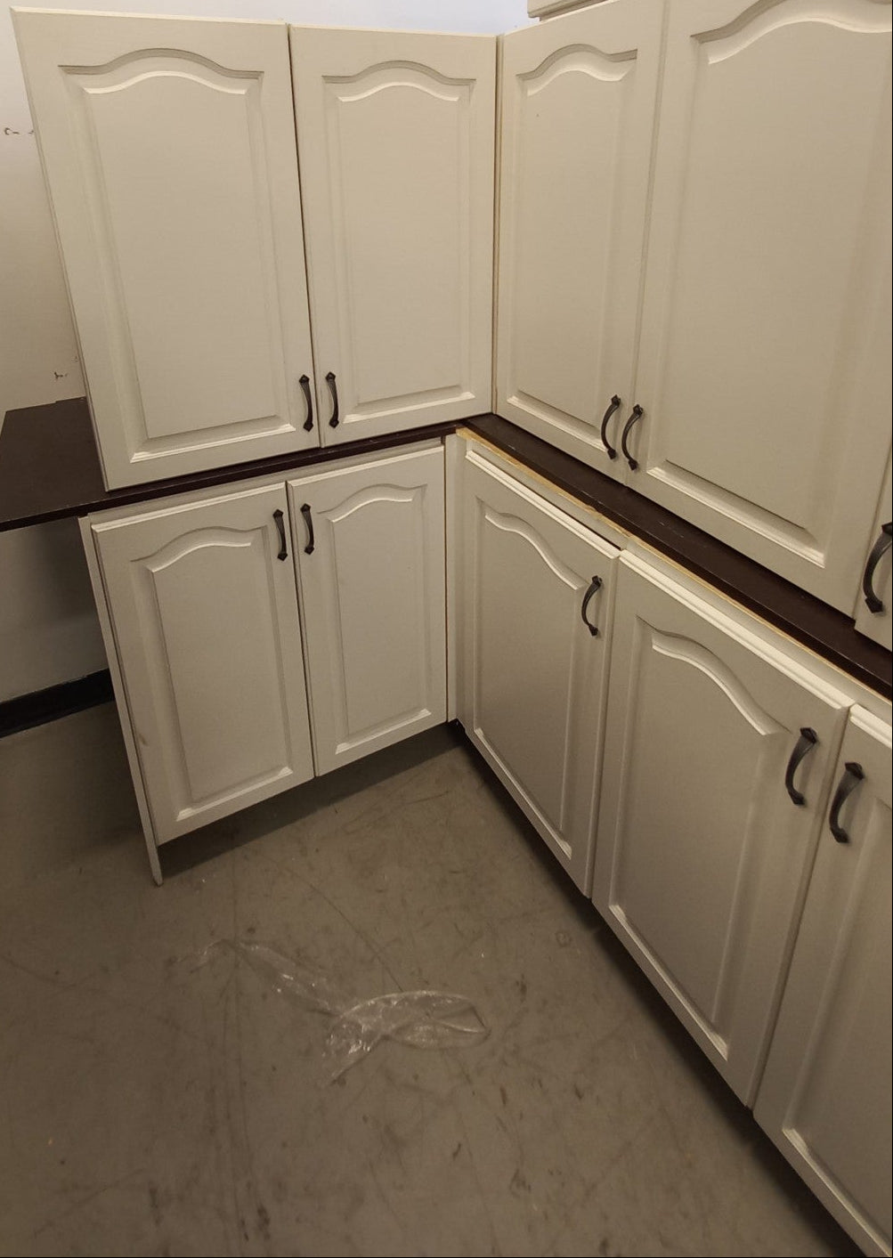 12 White Cabinet Kitchen Set