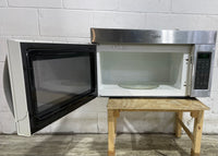 30" W Whirlpool Microwave