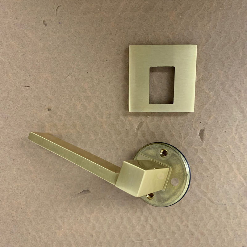 Louisiana Passage Door Lever Set - Left Hand, Satin Brass 1001LOUSR