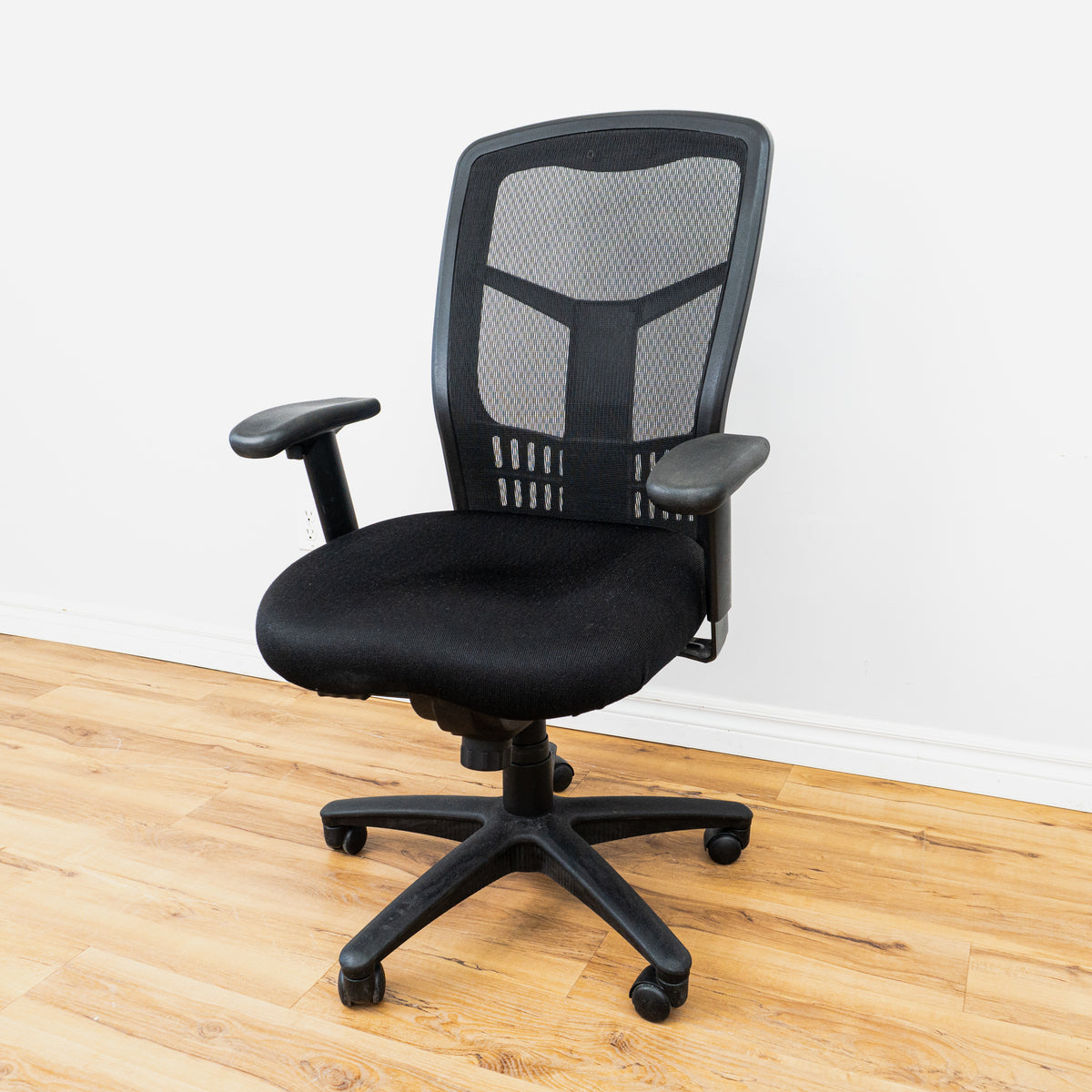 Fabric/Mesh Office Chair - Black W 25 3/4" x H 44 7/8" x D 19 3/4"