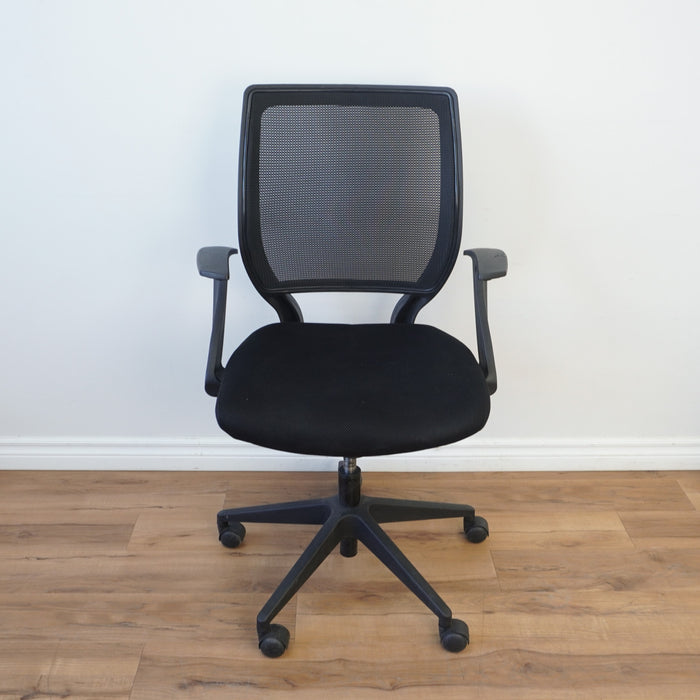 Contemporary Ergonomic Mesh Office Chair in Black