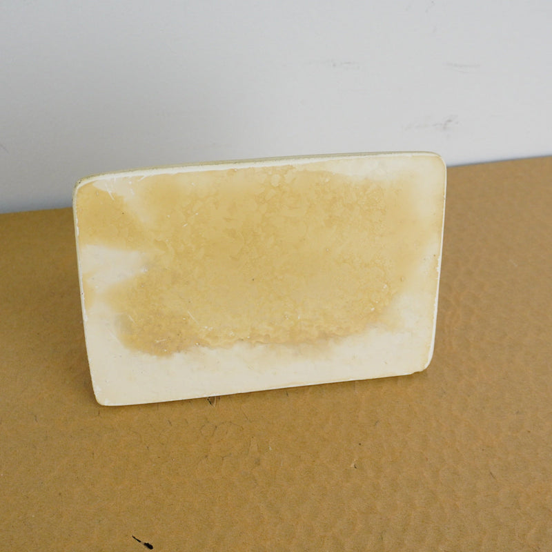 Porcelain Wall-Mount Soap Dish in Chiaro Grey
