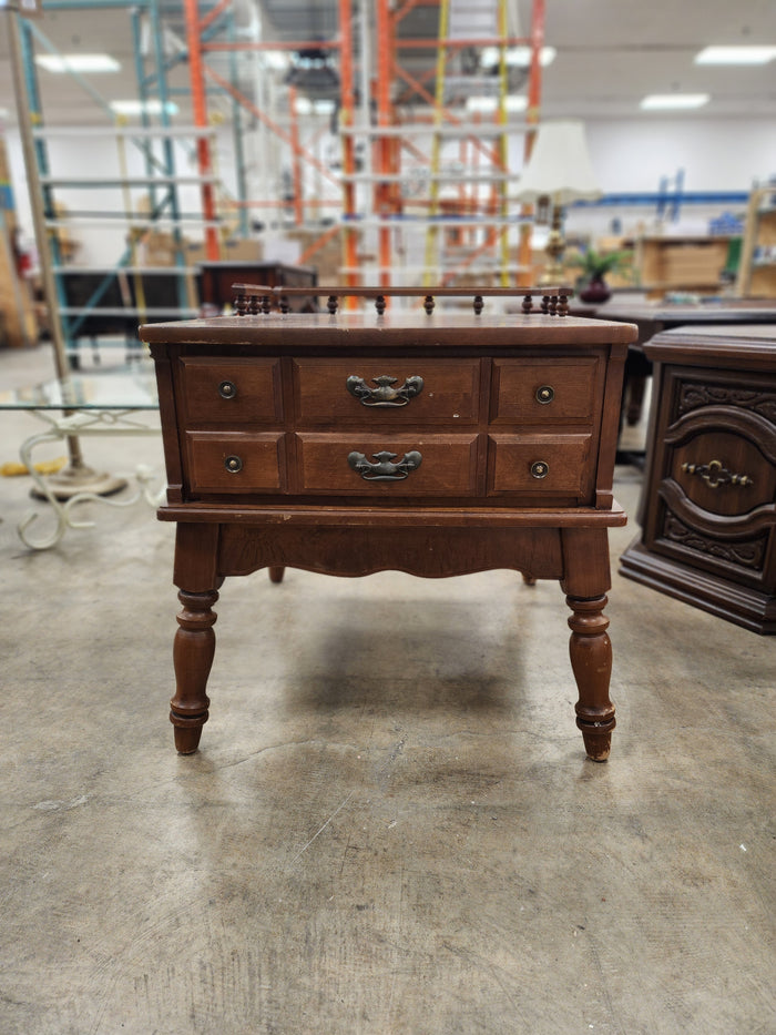 Vintage Style Wooden Side Table with 1 Drawer