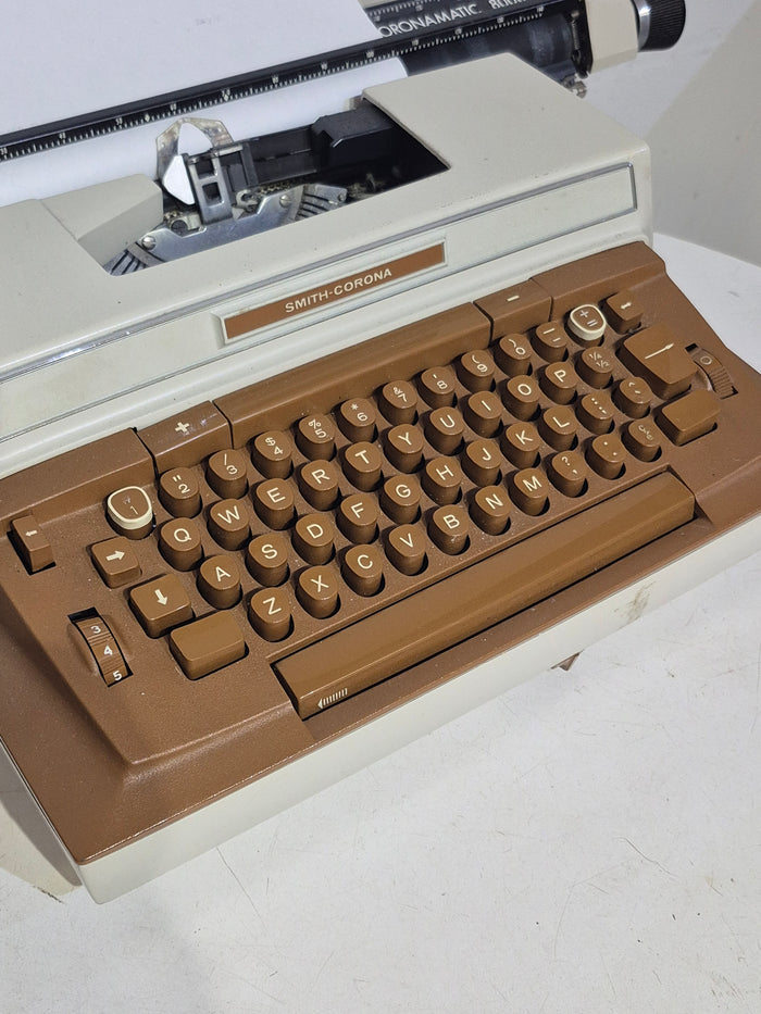 Vintage Smith-Corona 8000 Electric Typewriter with Dust Cover